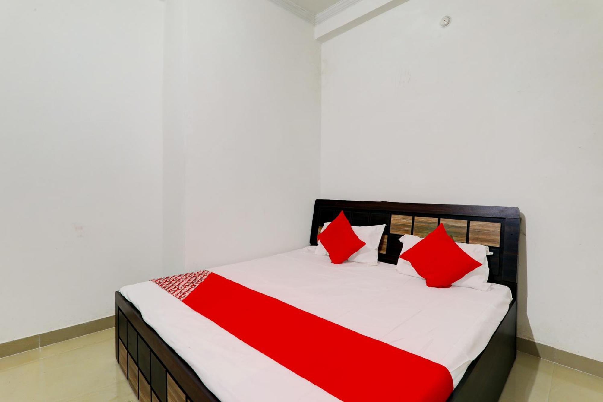 Oyo Flagship Shine Hotel Chinhat Exterior photo
