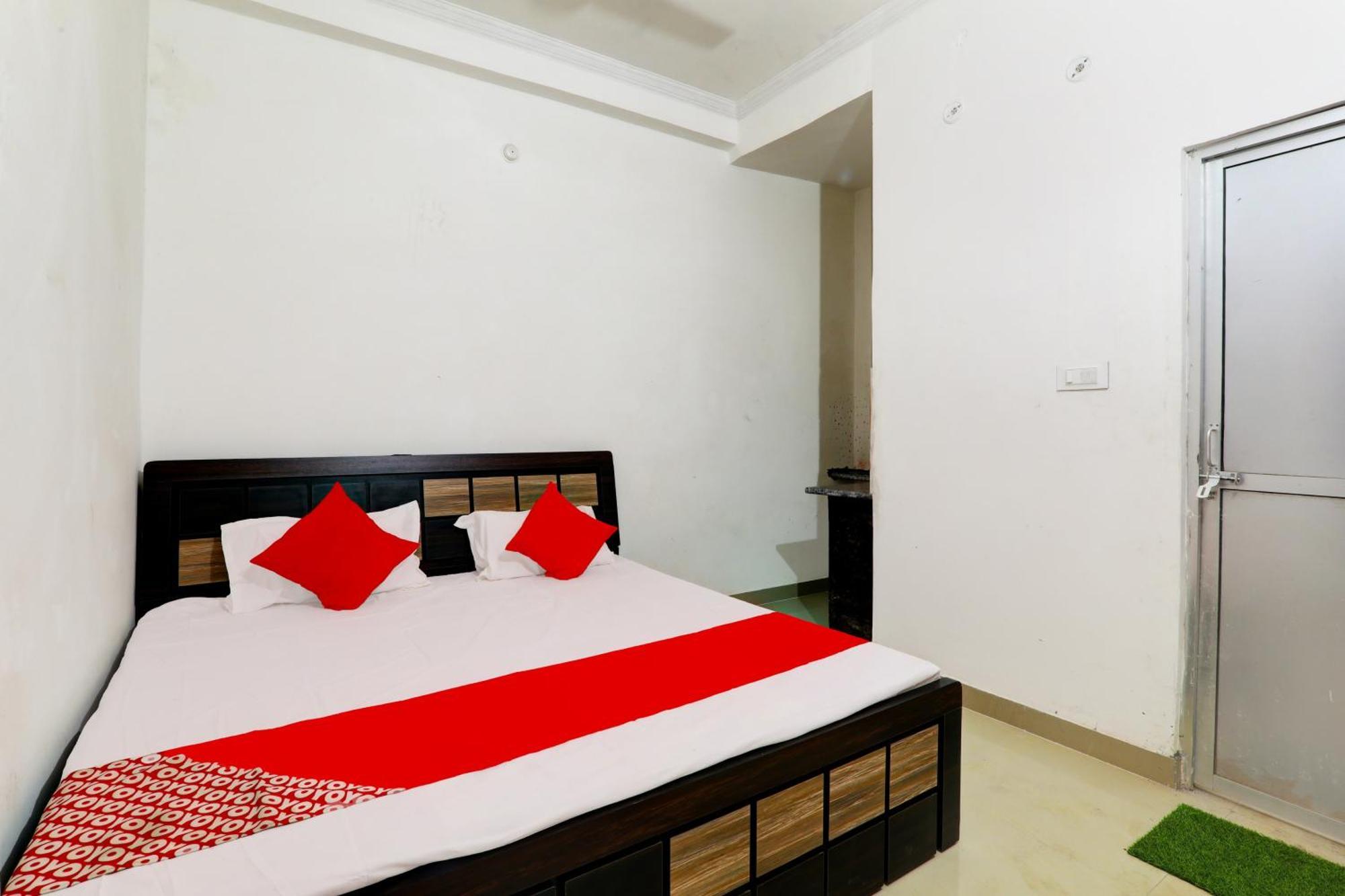 Oyo Flagship Shine Hotel Chinhat Exterior photo